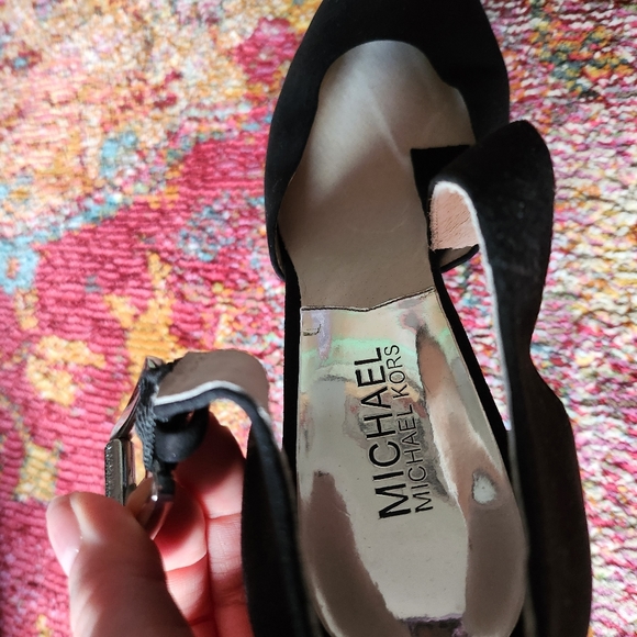 Michael Kors BRAND NEW black heels - Picture 5 of 6